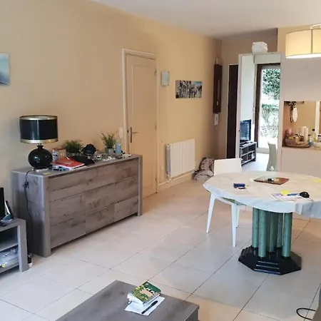 100 M From The Prime Location Apartment *