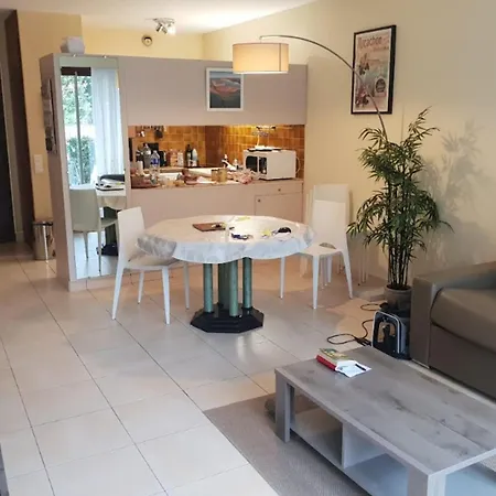 100 M From The Prime Location Apartment *