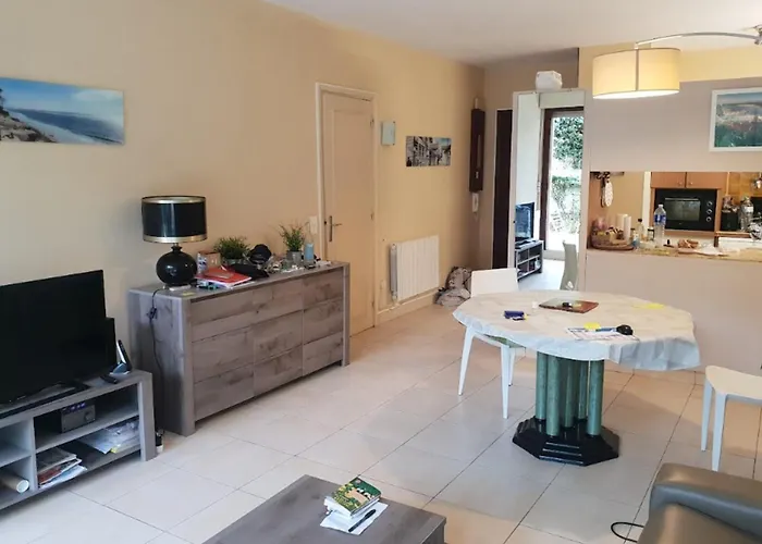 100 M From The Prime Location Apartment *