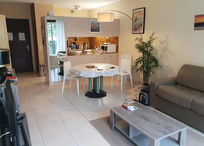 100 M From The Prime Location Apartment *